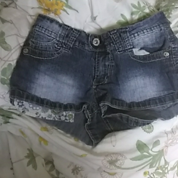 Jean Shorts SUMMERS END SALE - Picture 1 of 2